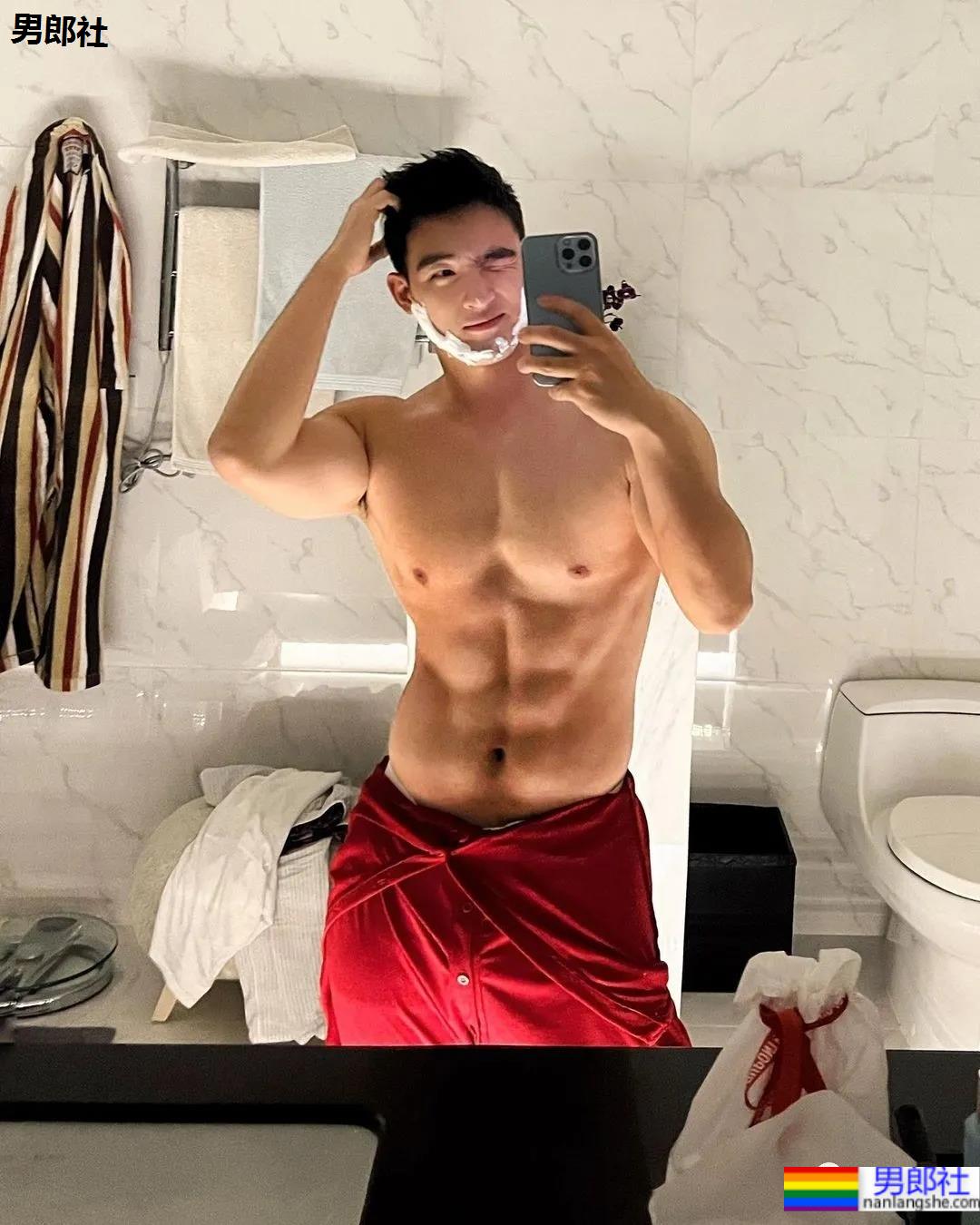 差点就错过!圣诞节肌肉网红们都卷起来了…… - 51虹马 差点就错过!圣诞节肌肉网红们都卷起来了…… - 51虹马