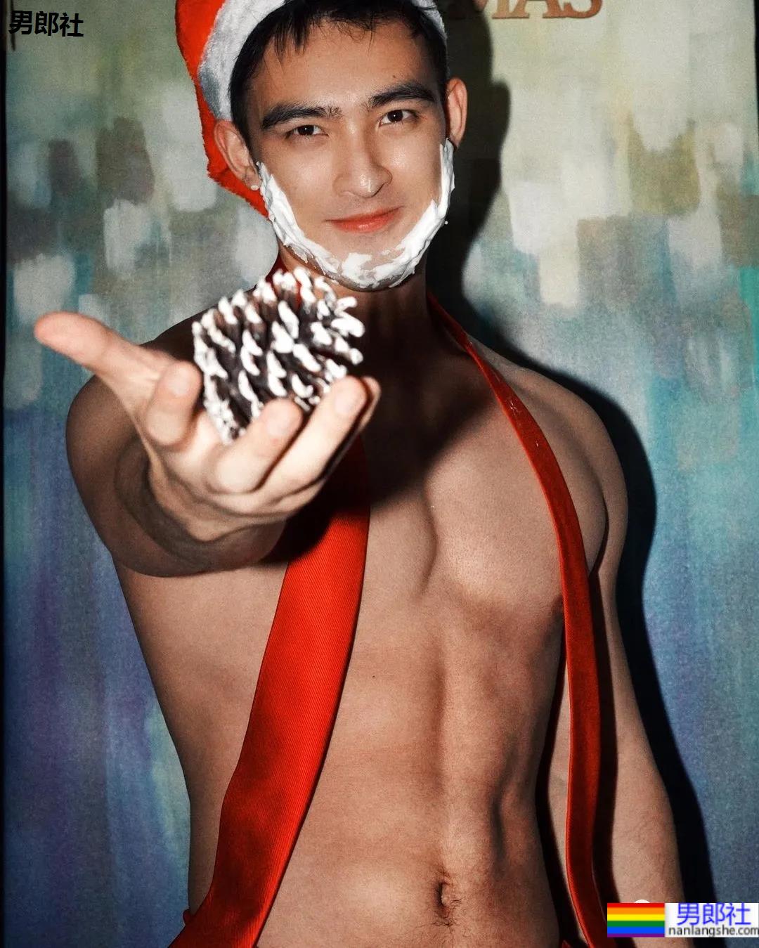 差点就错过!圣诞节肌肉网红们都卷起来了…… - 51虹马 差点就错过!圣诞节肌肉网红们都卷起来了…… - 51虹马