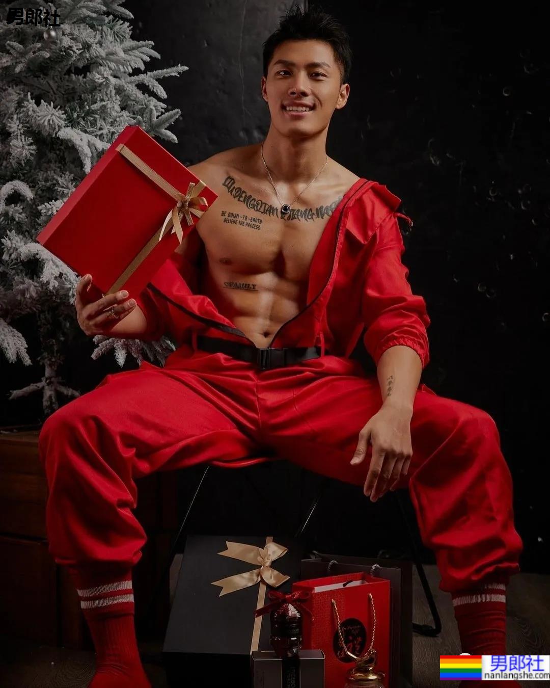 差点就错过!圣诞节肌肉网红们都卷起来了…… - 51虹马 差点就错过!圣诞节肌肉网红们都卷起来了…… - 51虹马