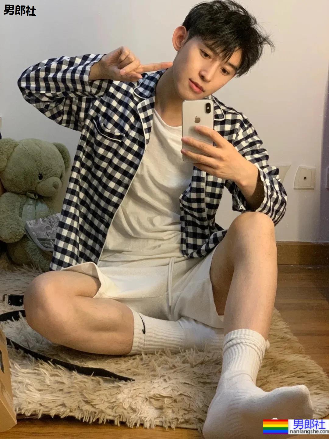 帅气小鲜肉外卖服小哥，这次你可能点到了爱情！ - 51虹马