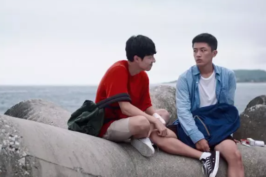 《去海边》又甜又虐，完全浓缩了同性青春片的痛与美 - 51虹马