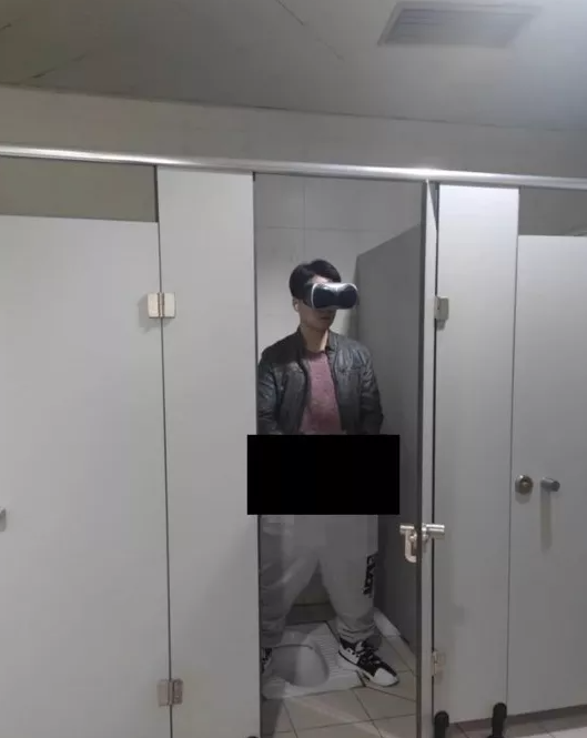 【社死】成都电子科技大学躲在厕所VR手冲 - 51虹马 【社死】成都电子科技大学躲在厕所VR手冲 - 51虹马