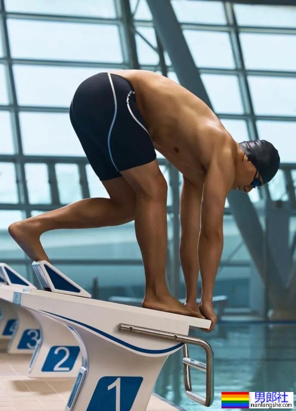 川师体院毕业的男模叶周，最近又变帅了！ - 51虹马