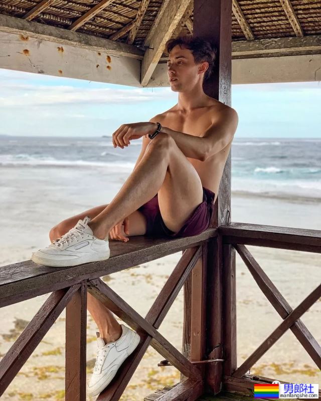 上海混血男模尺寸卡太火了,网友:求偶遇! - 51虹马 上海混血男模尺寸卡太火了,网友:求偶遇! - 51虹马