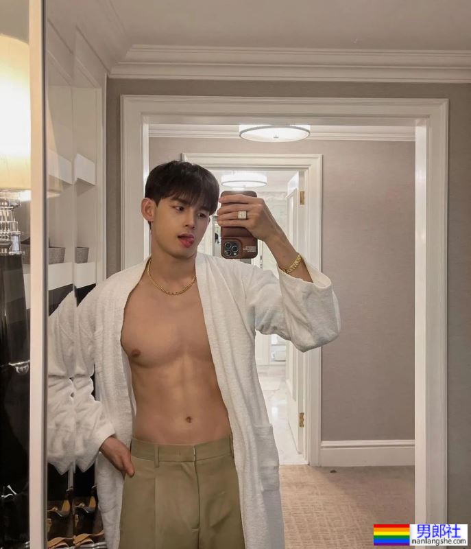 肌肉小奶狗，白净可爱，你喜欢吗？-51虹马