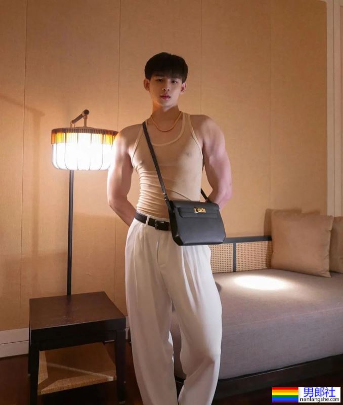 肌肉小奶狗，白净可爱，你喜欢吗？ - 51虹马