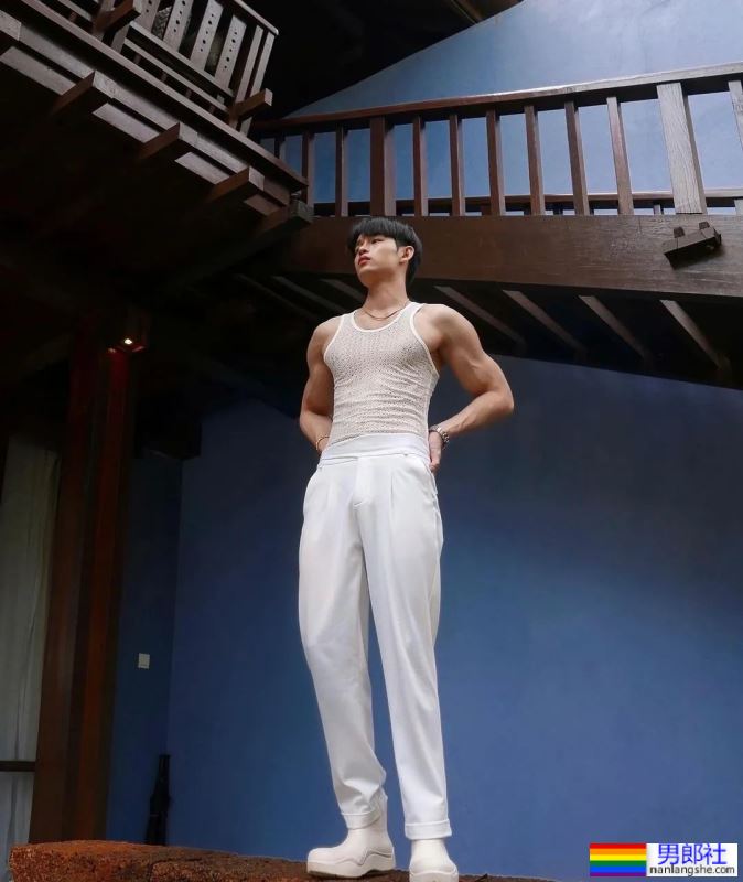 肌肉小奶狗，白净可爱，你喜欢吗？ - 51虹马