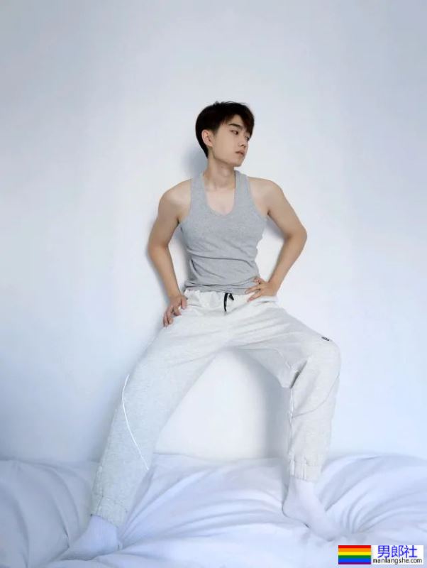 翩翩少年，清秀小奶狗 - 51虹马