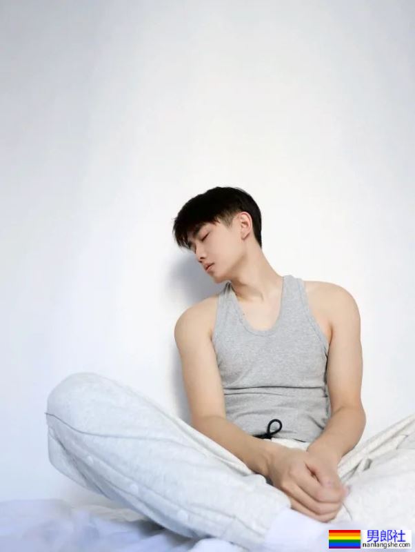 翩翩少年，清秀小奶狗 - 51虹马