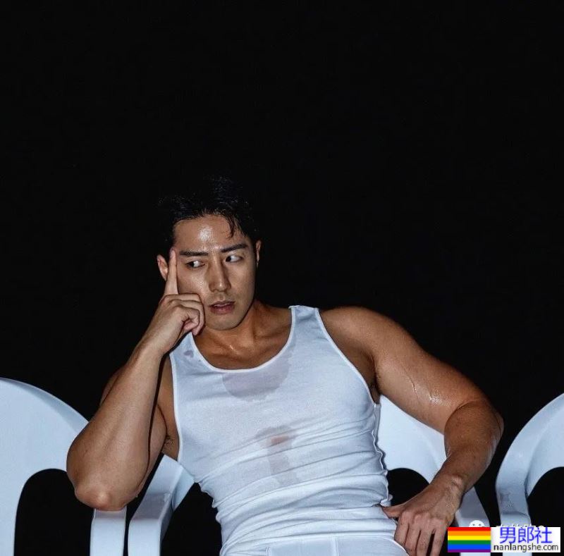 这只黑皮帅哥，又戳中我的心了！ - 51虹马