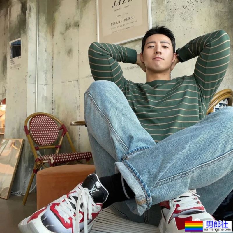 这只黑皮帅哥，又戳中我的心了！ - 51虹马