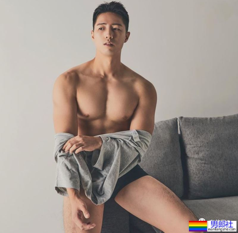 这只黑皮帅哥，又戳中我的心了！ - 51虹马