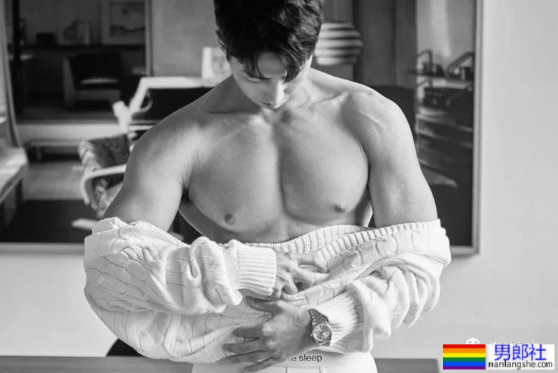 这只黑皮帅哥，又戳中我的心了！ - 51虹马