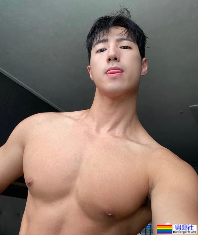 这只黑皮帅哥，又戳中我的心了！ - 51虹马