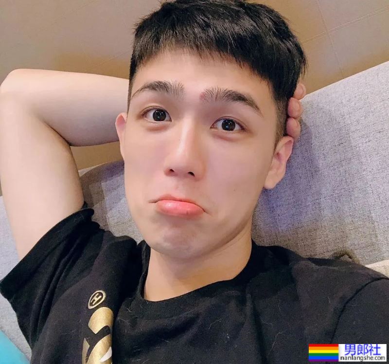 被蔡康永力捧的利晴天,竟然34岁了? - 51虹马 被蔡康永力捧的利晴天,竟然34岁了? - 51虹马