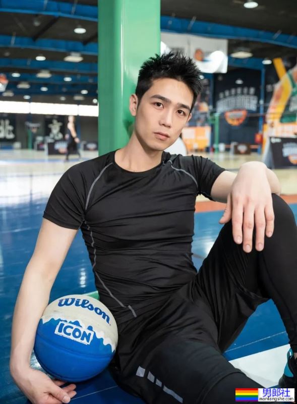 被蔡康永力捧的利晴天,竟然34岁了? - 51虹马 被蔡康永力捧的利晴天,竟然34岁了? - 51虹马