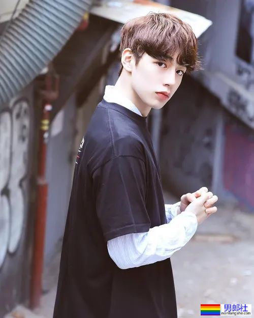 超帅的阳光大男孩 - 51虹马