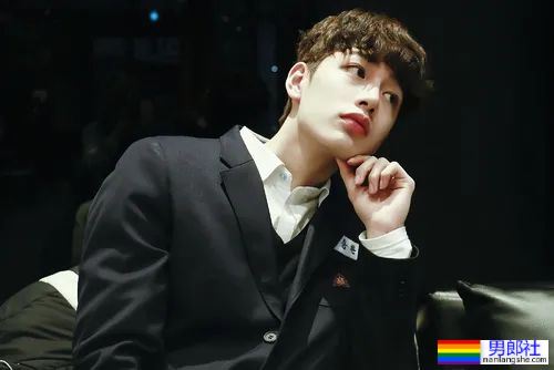 超帅的阳光大男孩 - 51虹马