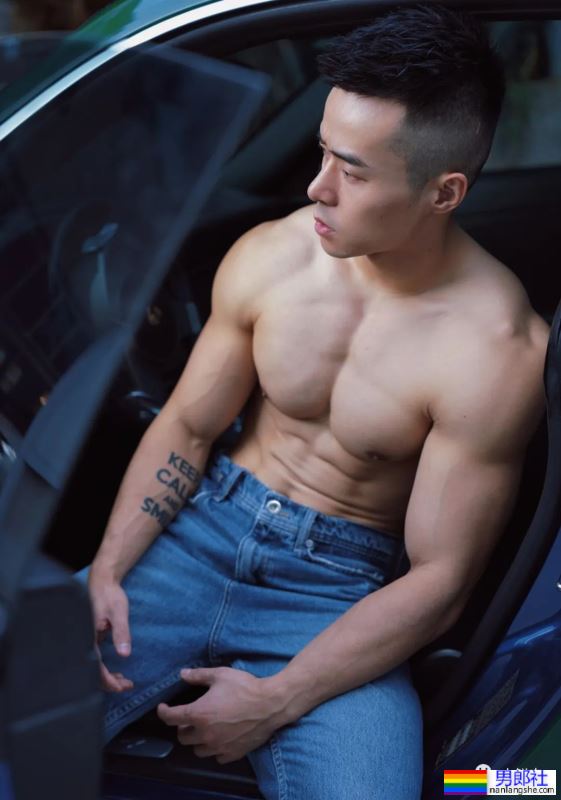 爱穿灰裤子的宁波教练火了！网友直呼新老公就是他了！ - 51虹马