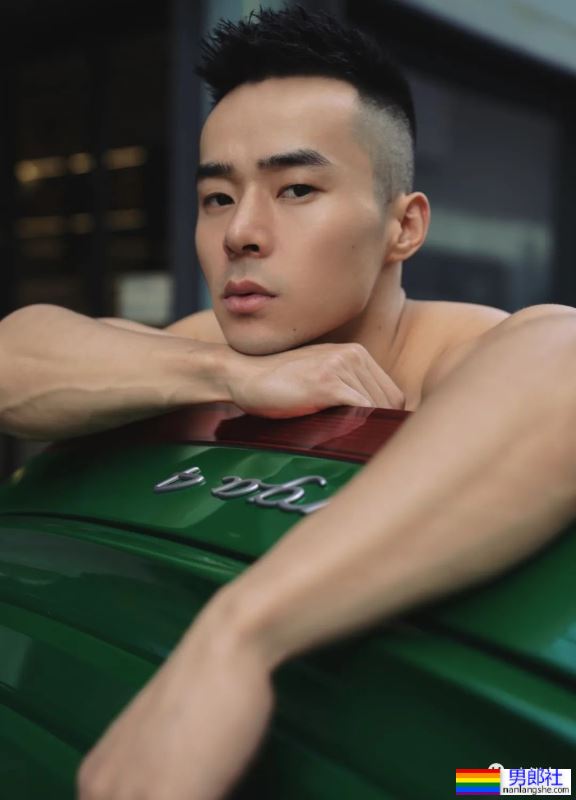 爱穿灰裤子的宁波教练火了！网友直呼新老公就是他了！ - 51虹马