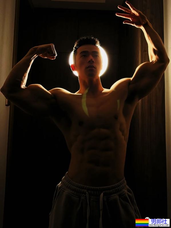 爱穿灰裤子的宁波教练火了！网友直呼新老公就是他了！ - 51虹马