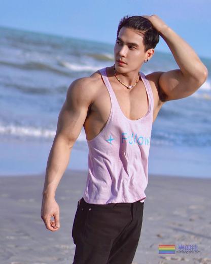 恋爱在走 仪式感要有！泰国男模宠男友不手软：theo - 51虹马