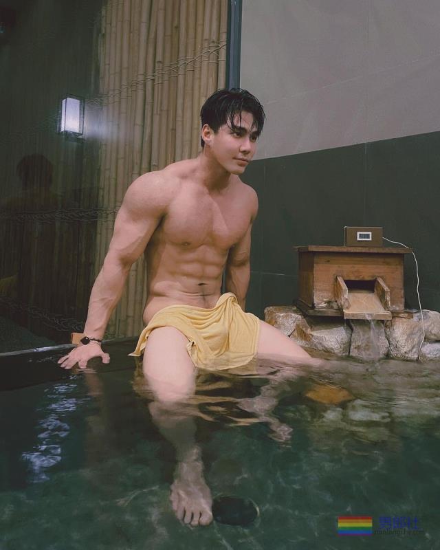 恋爱在走 仪式感要有！泰国男模宠男友不手软：theo - 51虹马