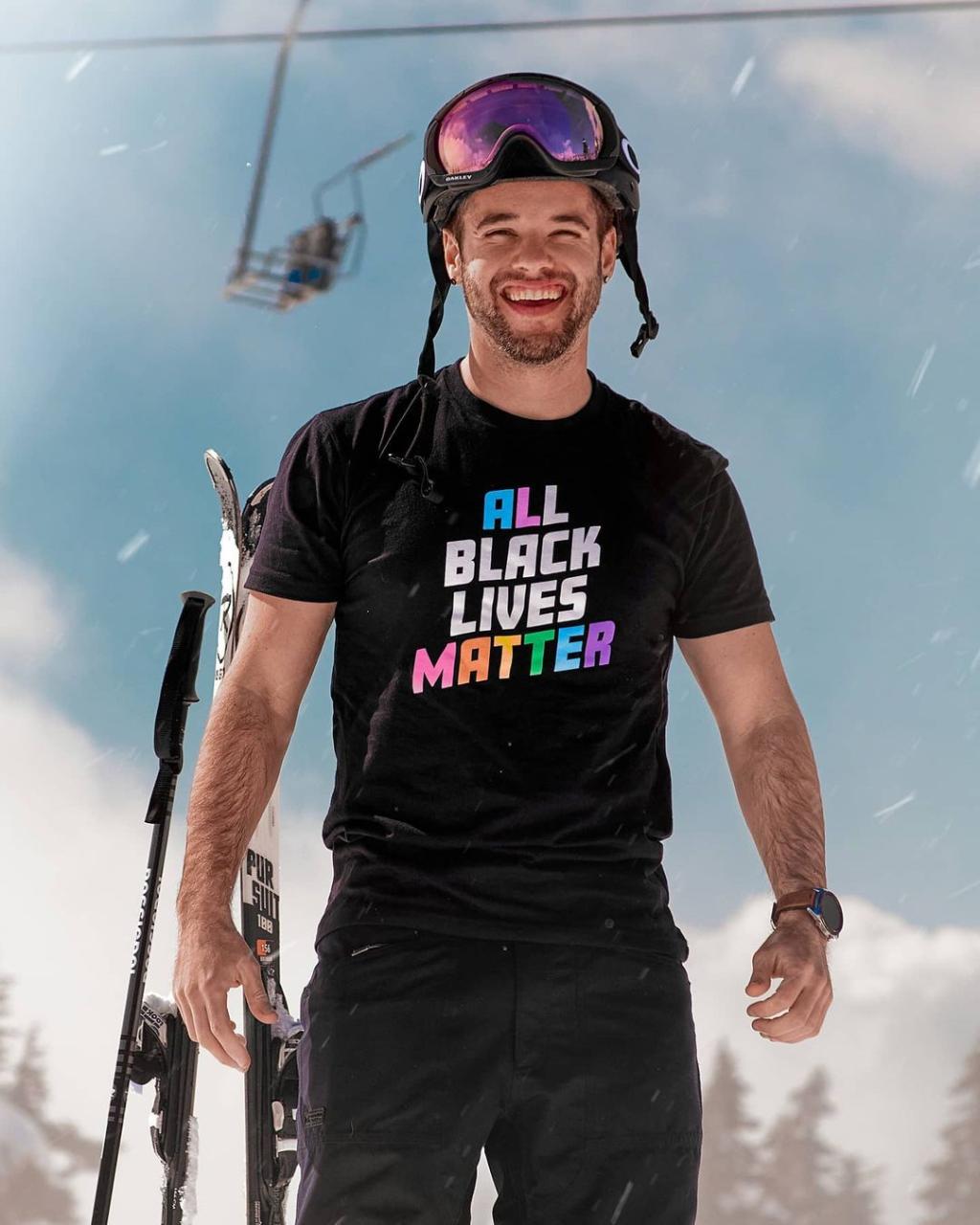 一本关于大自然与百名裸男的摄影书:无论他们长得多帅,没有人认为自己看起来已经够棒了。 - 51虹马 一本关于大自然与百名裸男的摄影书:无论他们长得多帅,没有人认为自己看起来已经够棒了。 - 51虹马