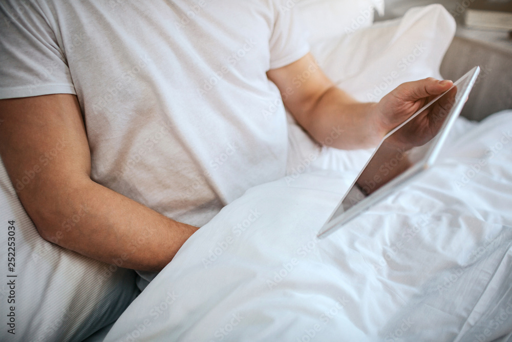 爱也没少做 那背着男友自慰算不算是一种出轨? - 51虹马 爱也没少做 那背着男友自慰算不算是一种出轨? - 51虹马