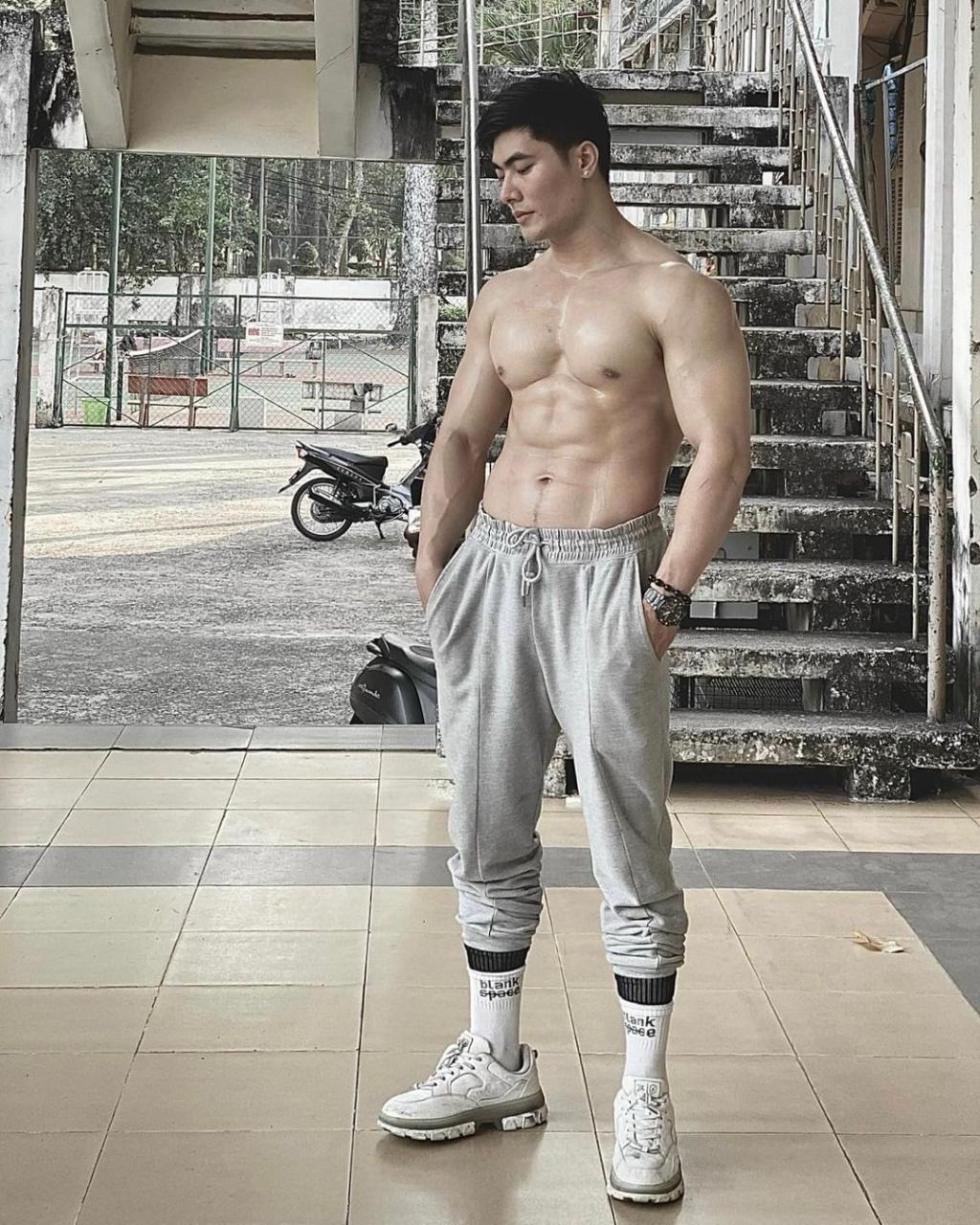 连侧脸都好看! 「侧颜杀」越南模特儿:Học Thái Trương - 51虹马 连侧脸都好看! 「侧颜杀」越南模特儿:Học Thái Trương - 51虹马