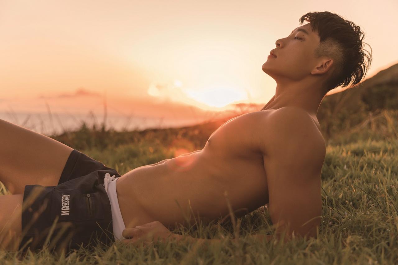 Gino 想让你看看他的《吉诺号》 阳光轻熟男的诱惑：「我蛮常裸体的！」 - 51虹马