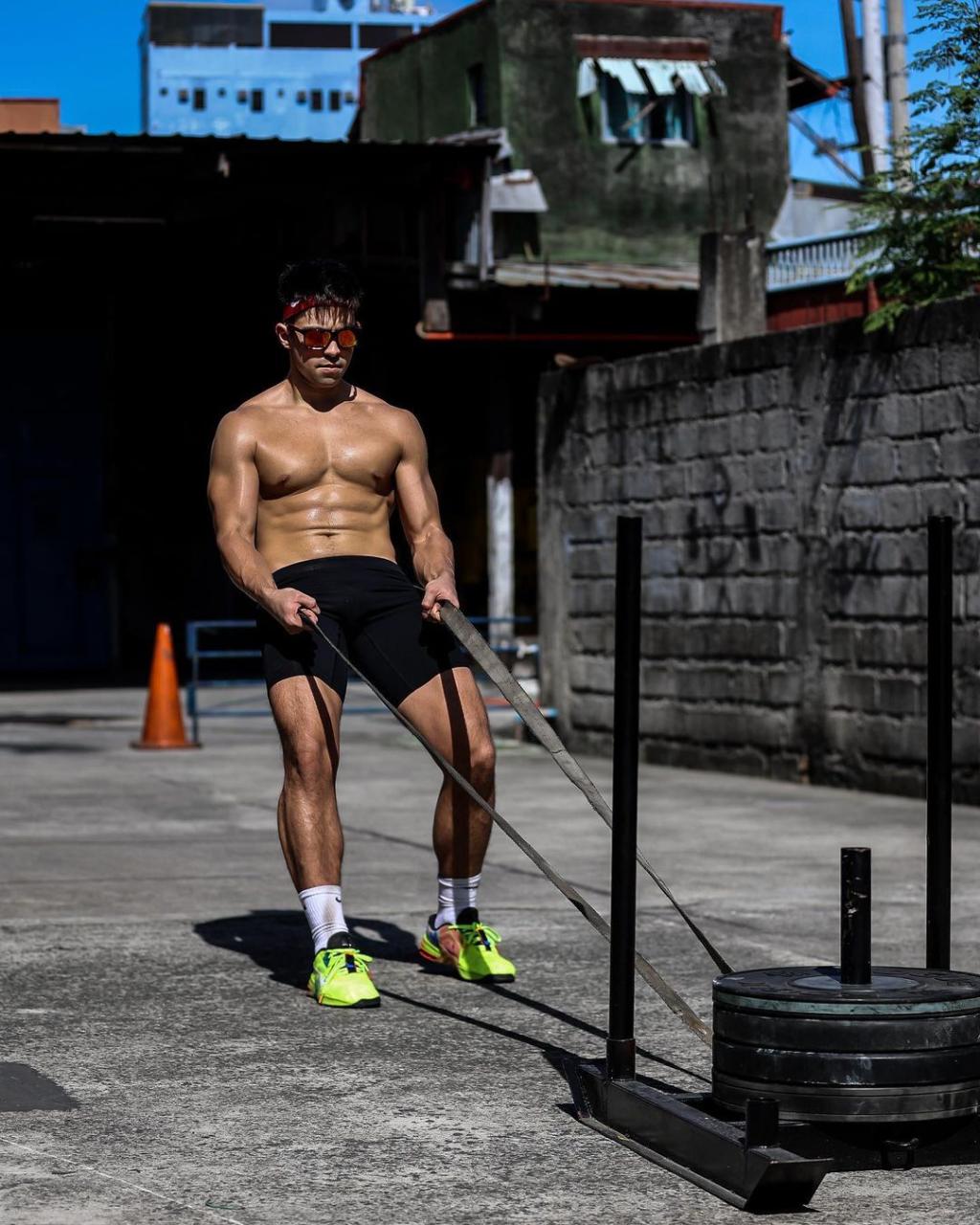 連瑞奇馬汀都注意到他！菲律賓帥氣星二代身材讓人垂涎：Derrick Monasterio - 51虹马