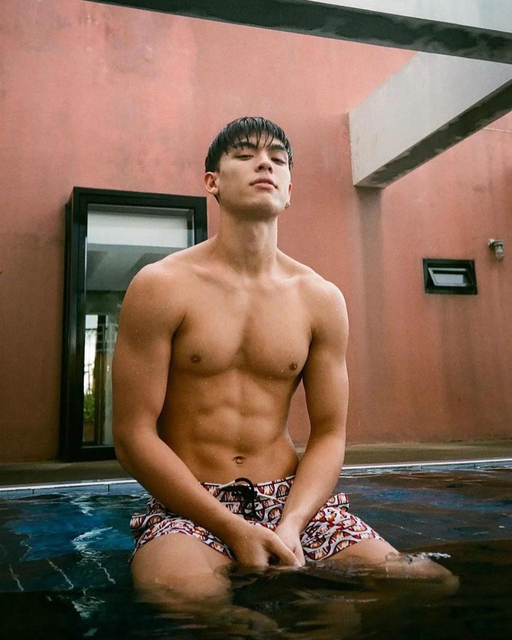 等了两年，这个剧终于开播了！泰国的牛郎创业剧 - 51虹马