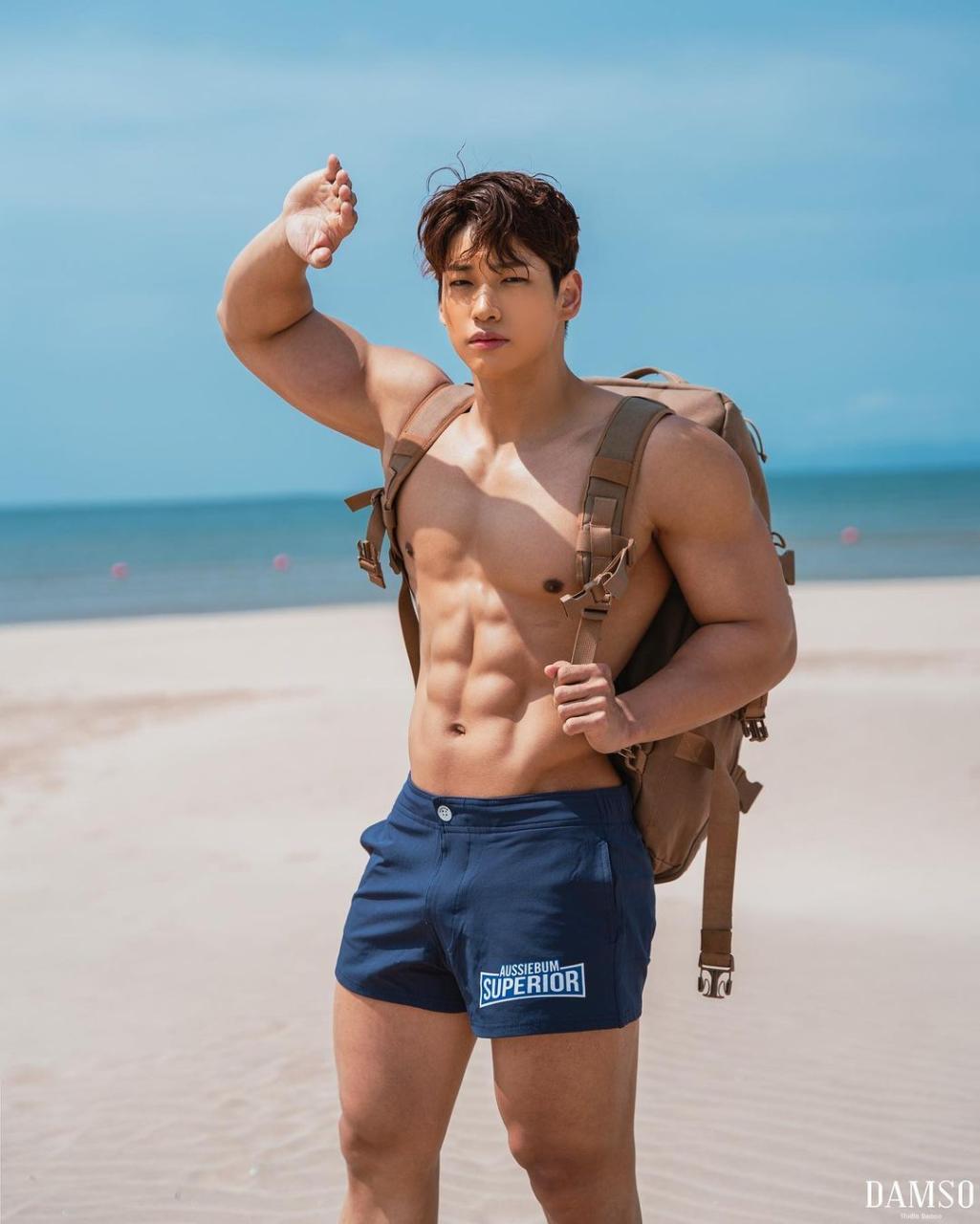 让你一「剑」钟情的肌肉剑士 竟是个抖 M 猫奴：金艺贤 - 51虹马