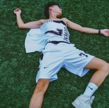 广东的薄肌舞蹈演员，穿着白袜好诱人！-51虹马