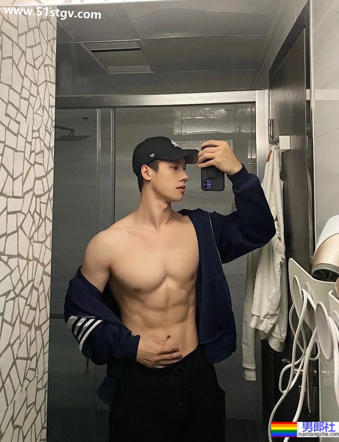 结实精壮的小哥哥，你喜欢哪个？ - 51虹马