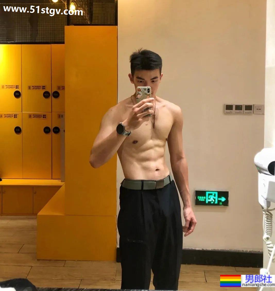 结实精壮的小哥哥，你喜欢哪个？ - 51虹马