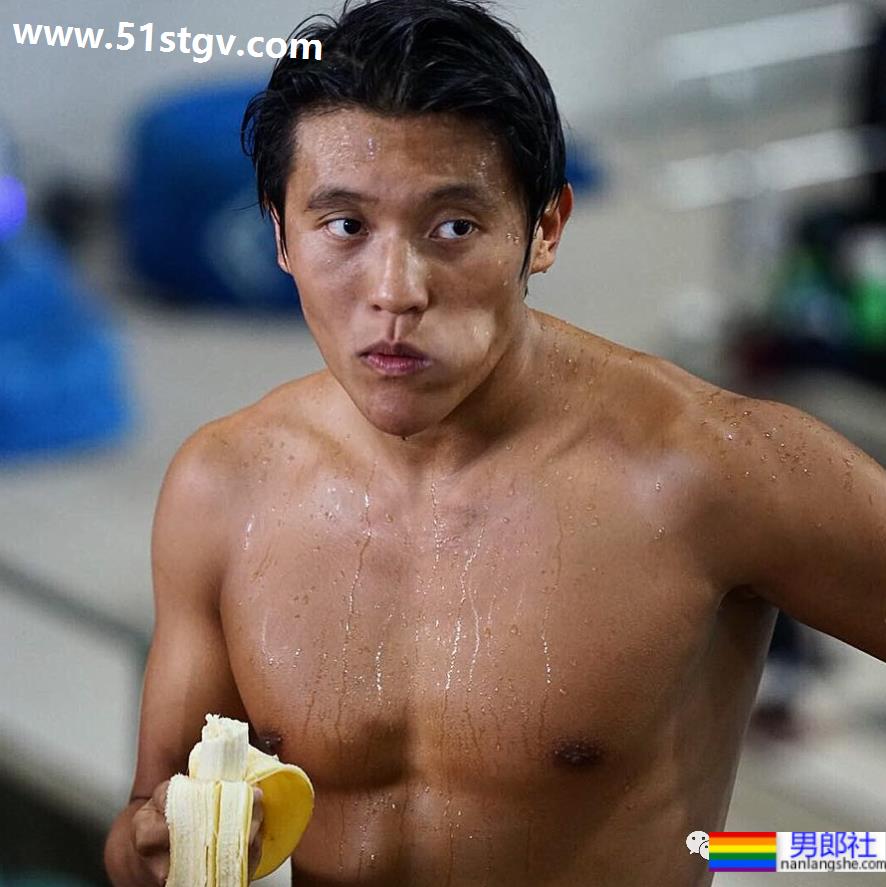 马德钟超帅的体育生儿子亲吻男生,性向成谜 - 51虹马 马德钟超帅的体育生儿子亲吻男生,性向成谜 - 51虹马