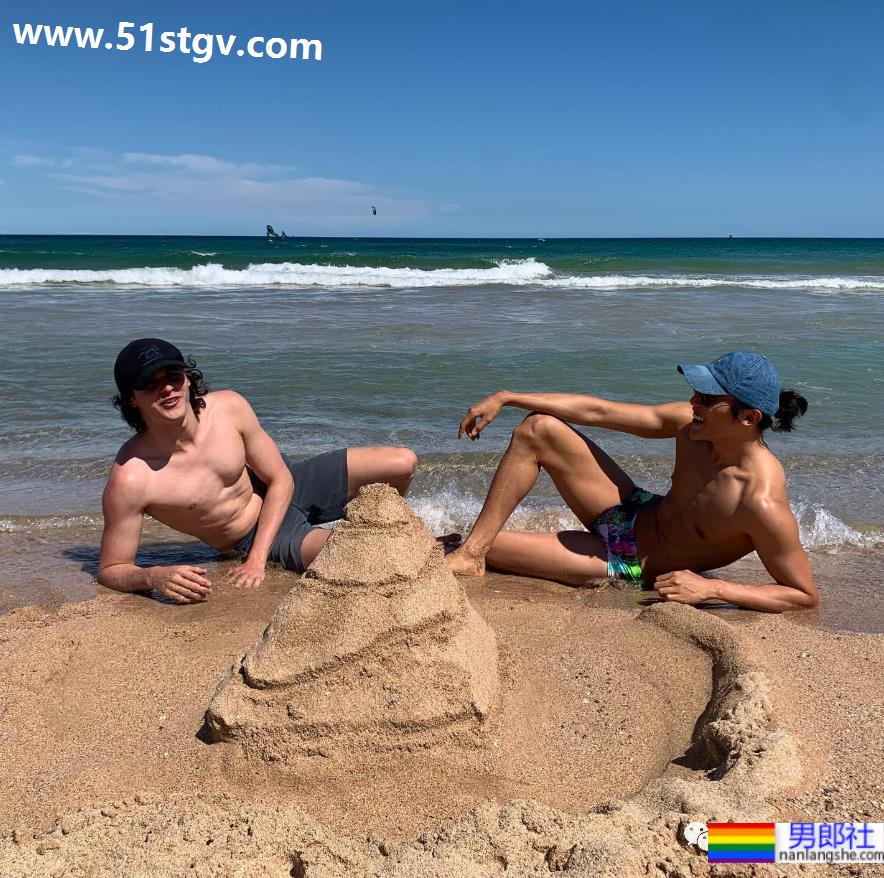 马德钟超帅的体育生儿子亲吻男生,性向成谜 - 51虹马 马德钟超帅的体育生儿子亲吻男生,性向成谜 - 51虹马