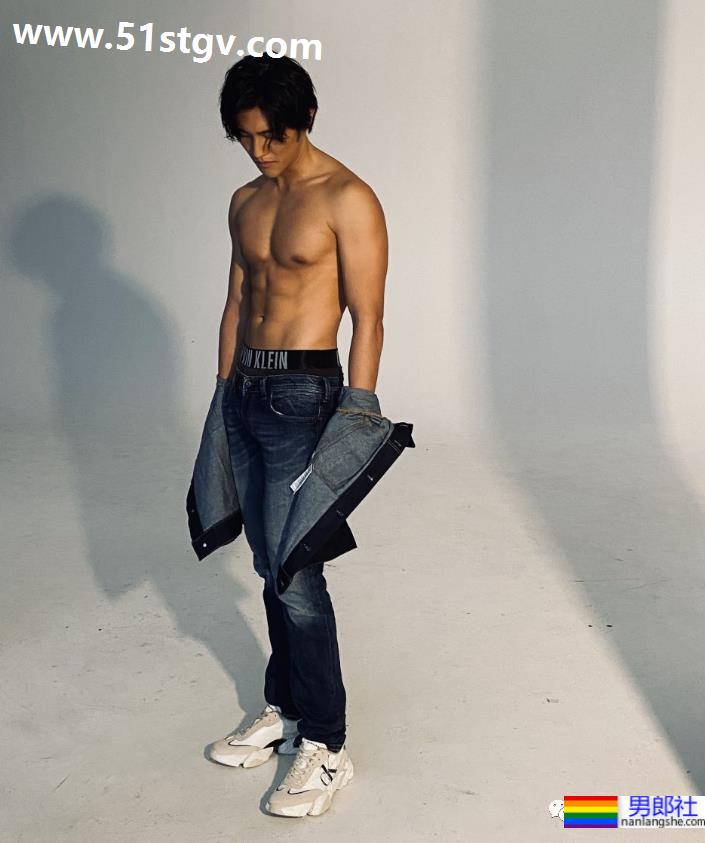 马德钟超帅的体育生儿子亲吻男生,性向成谜 - 51虹马 马德钟超帅的体育生儿子亲吻男生,性向成谜 - 51虹马