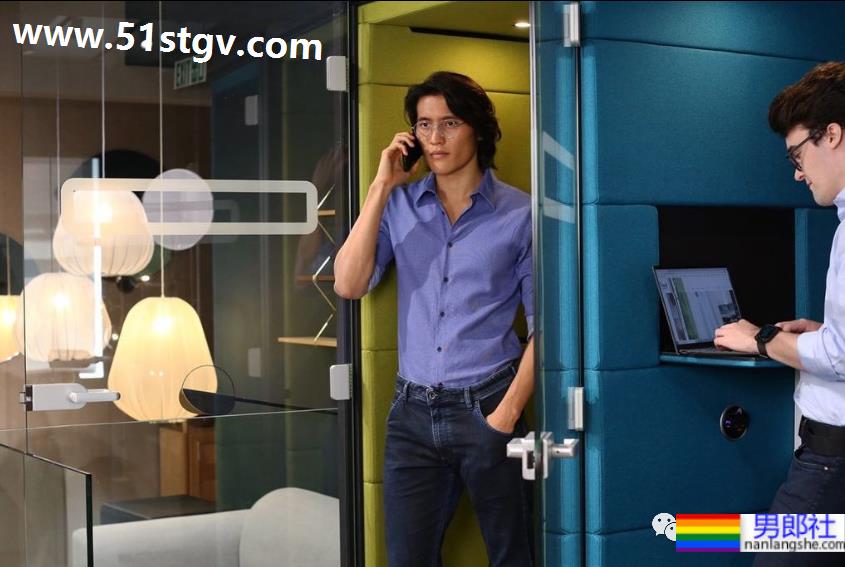 马德钟超帅的体育生儿子亲吻男生,性向成谜 - 51虹马 马德钟超帅的体育生儿子亲吻男生,性向成谜 - 51虹马