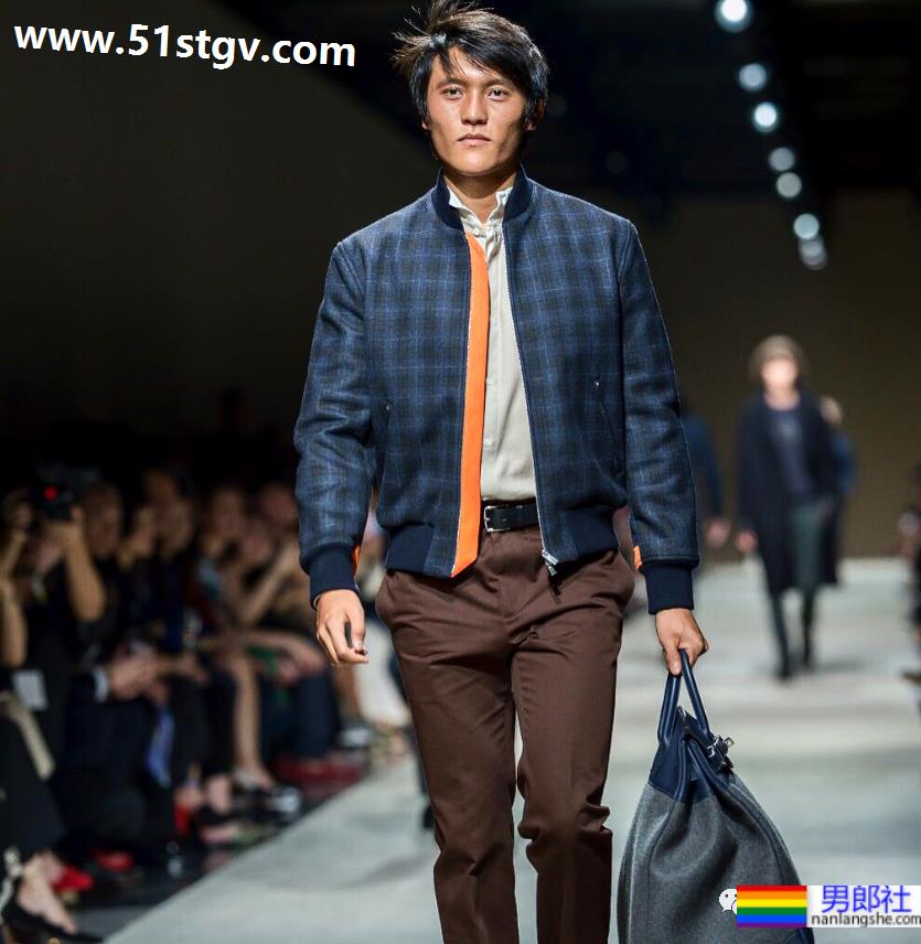 马德钟超帅的体育生儿子亲吻男生,性向成谜 - 51虹马 马德钟超帅的体育生儿子亲吻男生,性向成谜 - 51虹马