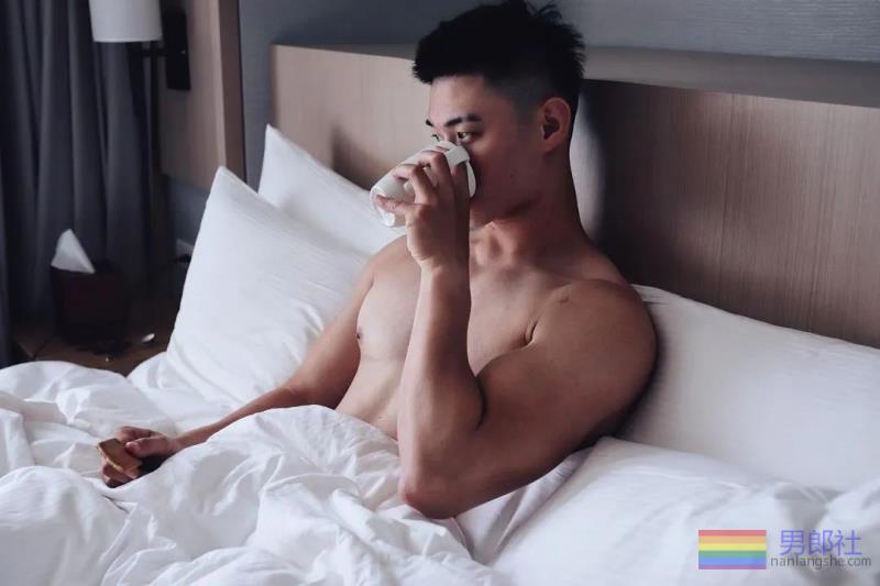 牛奶肌小哥，谁不喜欢？-51虹马