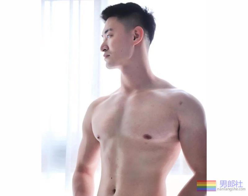 牛奶肌小哥，谁不喜欢？ - 51虹马