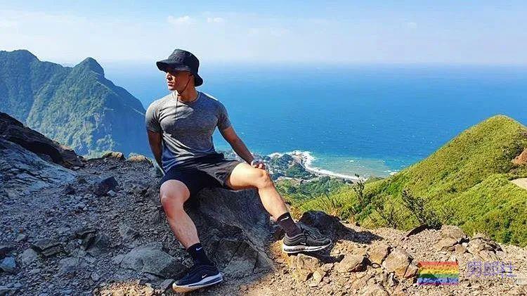 牛奶肌小哥，谁不喜欢？ - 51虹马