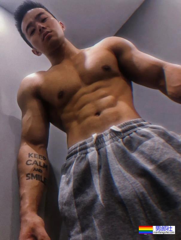 宁波这位健身教练扒到了，胸肌练得太大了 - 51虹马
