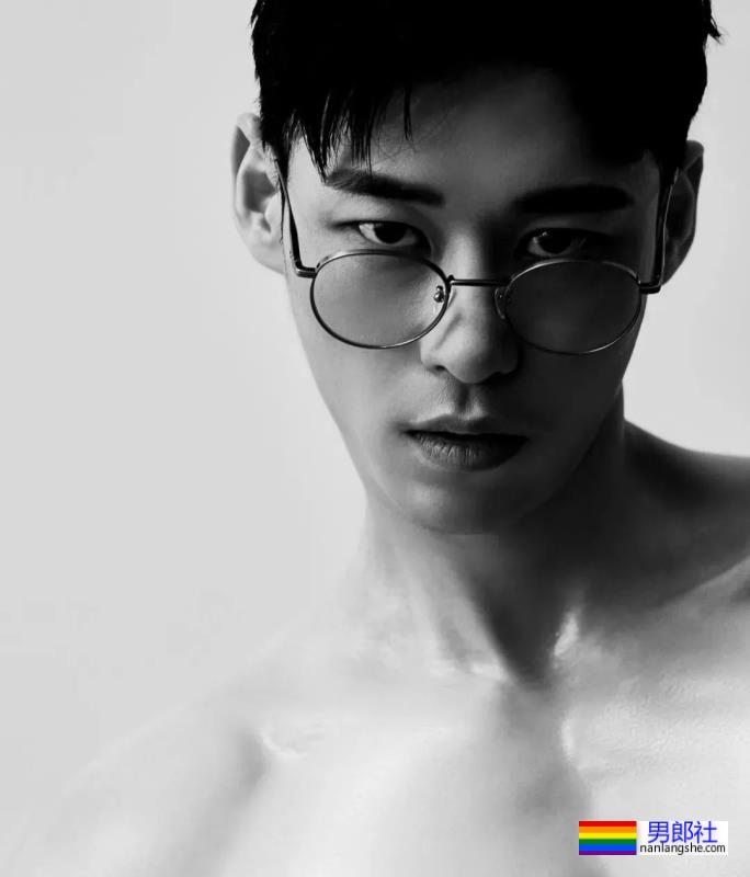 柔道小哥被拖去拍硬照写真,这身材也太可了吧! - 51虹马 柔道小哥被拖去拍硬照写真,这身材也太可了吧! - 51虹马