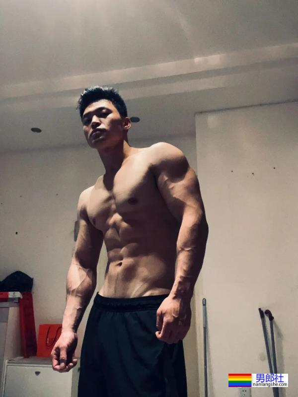 北京体育大学毕业的肌肉男，可以又多Man？ - 51虹马