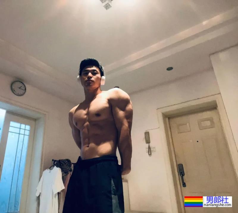 北京体育大学毕业的肌肉男，可以又多Man？ - 51虹马