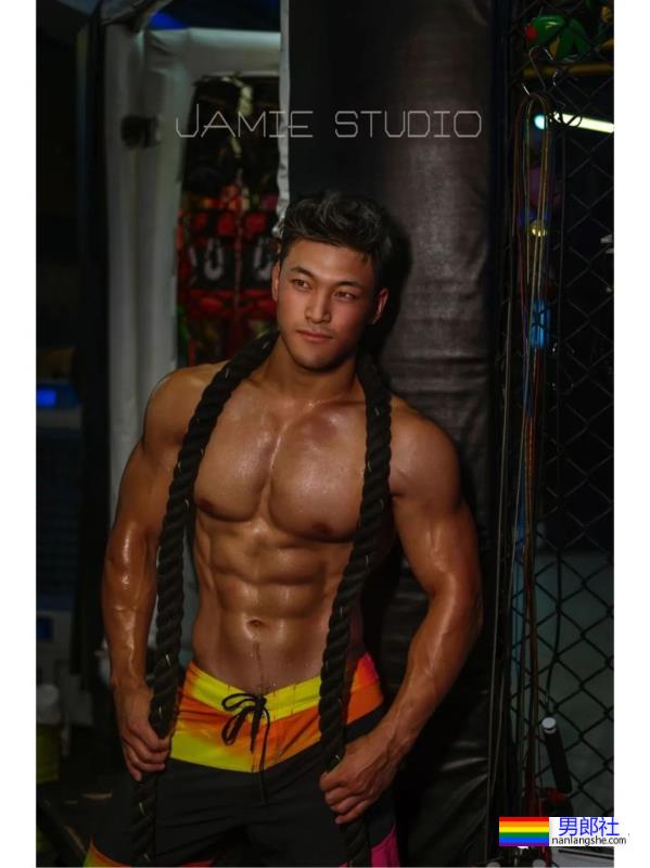 北京体育大学毕业的肌肉男，可以又多Man？ - 51虹马